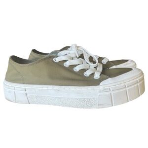 MADLOVE ladies, olive green platform sneaker excellent condition size 9